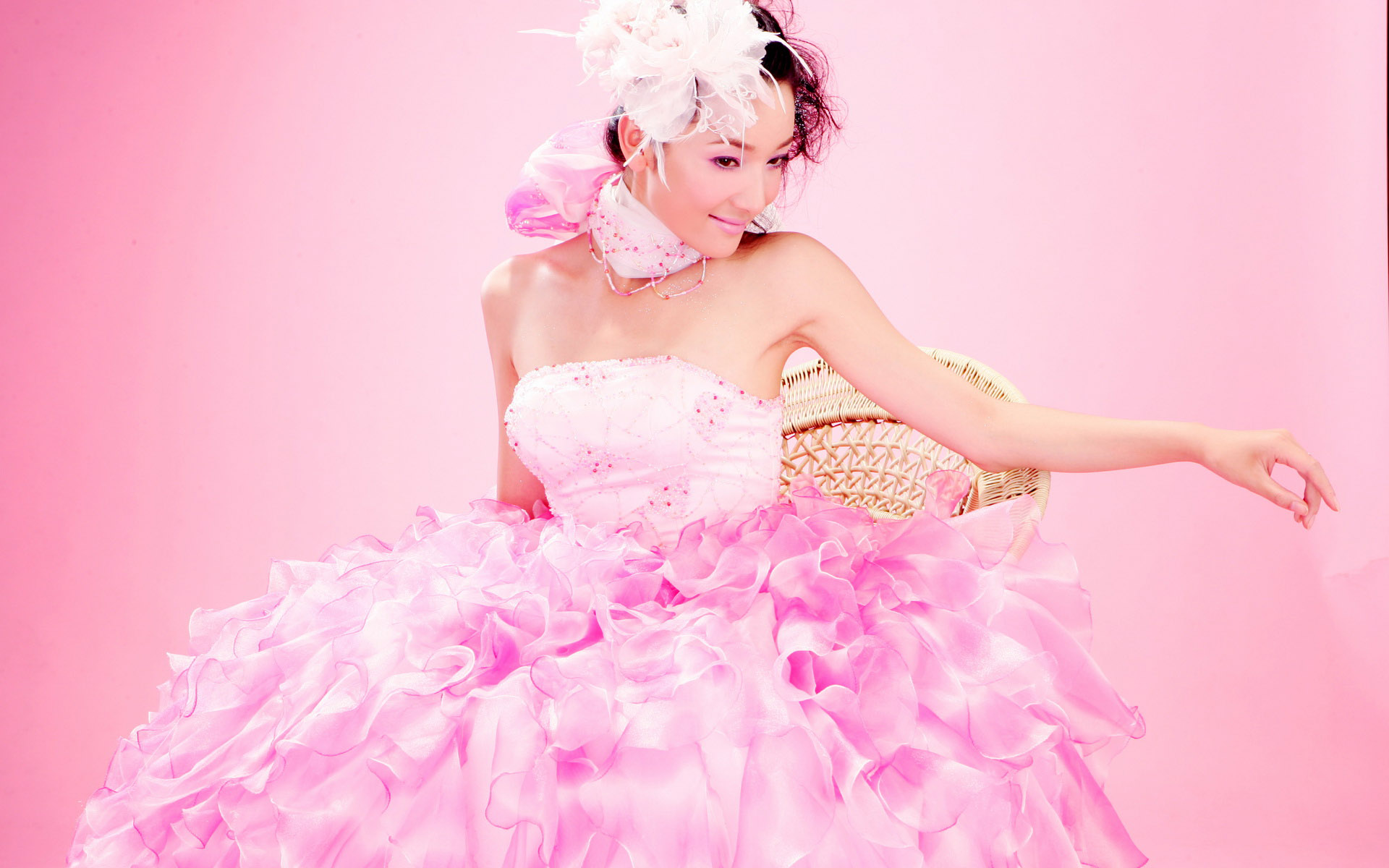 fashion-pinky-wedding-gown-backgrounds-for-powerpoint.jpg